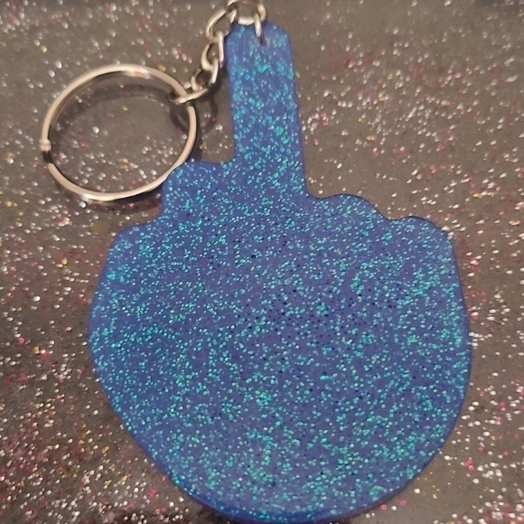 FUNNY Middle Finger Keychain - Picture 1 of 2